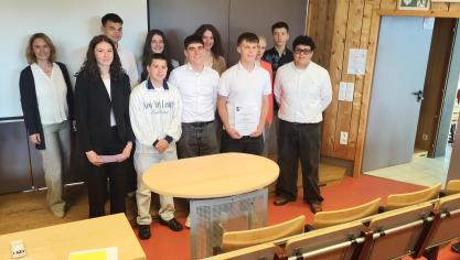 <p>5. Jahr BS/TI mit Christine Schifflers (l.) vom Studienkreis Schule &amp; Wirtschaft</p>