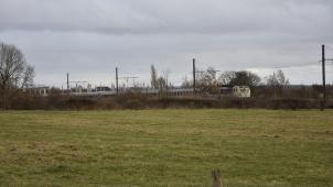 <p>Ein Zug musste seine Fahrt auf offener Strecke unterbrechen.</p>