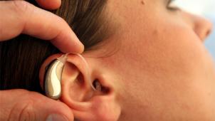<p>Schwerhörigkeit ist keine Frage des Alters. Auch junge Menschen können Hörschäden erleiden. Diese sind meistens irreparabel. Illustrationsfoto: dpa</p>