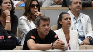 <p>Thierry Van Cleemput (hier neben David Goffins Freundin Stephanie) ist nicht länger Coach von Simona Halep.</p>