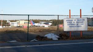 <p>Feuerwehr, Rettungswagen und der Hubschrauber von Bra-sur-Lienne waren am Samstag am Flugplatz von Spa-La Sauvenière im Einsatz.</p>