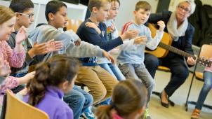 <p>Der Workshop steht unter der Prämisse „Musikunterricht mit allen Sinnen erleben“. Illustrationsfoto: dpa</p>