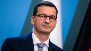 <p>Polen hat nach Äußerungen des neuernannten israelischen Außenministers Israel Katz seine Teilnahme am Gipfel der Visegrad-Staaten in Israel abgesagt. Dies teilte Ministerpräsident Mateusz Morawiecki im polnischen Fernsehen mit. Hintergrund ist ein Streit zwischen beiden Ländern, ob Polen mit den NS-Besatzern während des Zweiten Weltkrieges kollaboriert haben.</p>