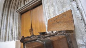 <p>30 Euro entwendete ein Osteuropäer aus einem Opferstock einer Kapelle in Eynatten. Dafür will das Gericht den Wiederholungstäter neun Monate im Gefängnis sehen. Illustrationsfoto: Andreas Gebert dpa/lby</p>