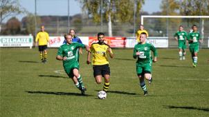 <p>Mehdi Zinoune (Mitte) wird den FC Bütgenbach am Ende der Saison in Richtung Rechain verlassen.</p>