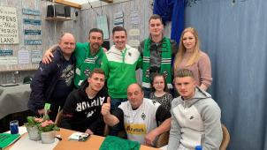 <p>Spielt seit Juli 2015 für den Fußball-Bundesligisten Borussia Mönchengladbach: Nationalspieler Thorgan Hazard (Bildmitte / schwarzer Pullover).</p>