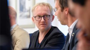 <p>Besonders glücklich über das innovative Konzept zeigte sich der flämische Schriftsteller David Van Reybrouck.</p>