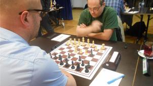 <p>Ulf Gohla (rechts) ist schon seit 14 Jahren Mitglied des KSK 47 Eynatten. Er brachte die Eynattener auf die Siegerstraße.</p>