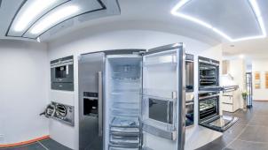 <p>Hier gibt es was zu sehen: Im Cook-Art Elektrobereich sind die neuesten Modelle ausgestellt. So zum Beispiel der extra große Frischekühlschrank von Liebherr.</p>