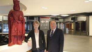 <p>Kristina Wulf und Klaus-Dieter Jacoby nahmen auch Stellung zu den Überlegungen, das neue Kurhaus (früher Casino) ins Eurogress zu integrieren.</p>