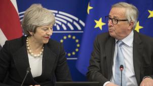 <p>EU-Kommissionspräsident Jean-Claude Juncker hat den Durchbruch bei den Nachverhandlungen zum Brexit-Abkommen bestätigt. Er habe sich mit der britischen Premierministerin Thresa May auf ein rechtlich verbindliches Instrument als Ergänzung zum EU-Austrittsvertrag geeinigt, sagte Juncker am späten Montagabend.</p>