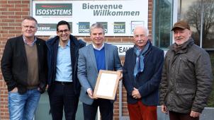 <p>Die Vertreter von Isosystems nahmen den Inklusionspreis kürzlich entgegen.</p>