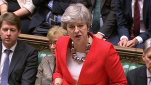 <p>Theresa May, Premierministerin von Großbritannien, spricht nach der Abstimmung im Unterhaus.</p>