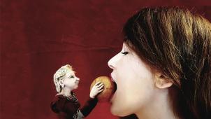 <p>Ein vergifteter Apfel und eine böse Stiefmutter gehören auf jeden Fall zu Schneewittchen dazu.</p>