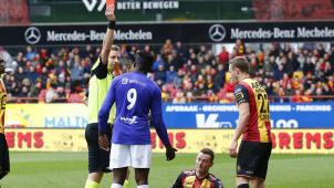 <p>Vielleicht die Schlüsselszene des Spiels: Die Rote Karte für Marius Noubissi │Bild: Photonews</p>