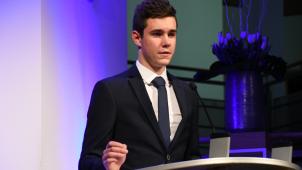 <p>Der Sieger der diesjährigen Rhetorika: Romain Wiesemes aus Montenau. │Bild: Ralf Schaus</p>