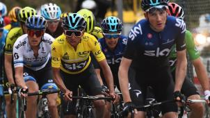 <p>Mit der Unterstützung seiner Sky-Mannschaftsgefährten verteidigte Egan Bernal (Mitte) seine Führung und sicherte so den Gesamtsieg bei Paris-Nizza.</p>