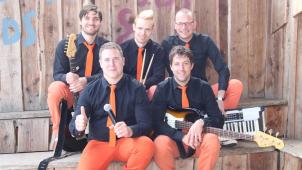 <p>Philipp Veithen (Gitarre), Alexander Kringels (Gesang), Martin Schommer (Schlagzeug), Freddy Classen (Bass) und Roland Lenz (v.l.n.r., Keyboard) bilden die Karnevalsband „Pittermännche“.</p>