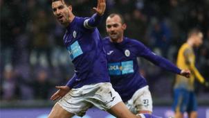 <p>Beerschot-Wilrijk befindet sich in der Pole Position.</p>