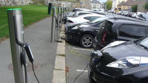 <p>Es ist inzwischen fast unmöglich, in den Straßen von Oslo eine kostenlose Ladestation zu finden. │Bild:dpa</p>