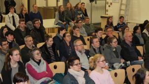 <p>Die Vorträge bei dem Informationsabend stießen auf großes Interesse.</p>