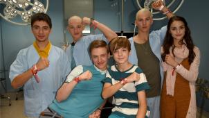 <p>Die Protagonisten der Fernsehserie „Club der roten Bänder“: Ivo Kortlang, Danian Hardung, Timur Bartels, Nick Julius Schuck, Tim Oliver Schultz und Luise Befort (v.l.).</p>