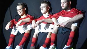 <p>Einen Zwergenaufstand auf dem Fußballplatz probten die Junggesellen – mit großem Lacherfolg.</p>