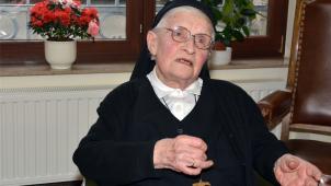<p>Auch im Alter von 95 Jahren ist Schwester Damiana, noch fröhlich und quicklebendig.</p>