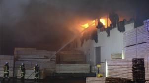 <p>420_0900_61016_Buellingen_Harperscheid_Brand_in_Saegerei.jpg</p>