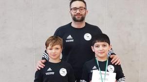 <p>Jaimy Canu, Trainer Antoine Waauff und Abdelraouf Jarkas (v.l.n.r.)</p>