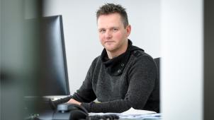 <p>„Ich habe die Freiheit, jeden Morgen zu entscheiden, wie mein Leben heute weitergeht“, ist Schöffe Mirko Braem überzeugt. Das gilt im Privaten wie im Beruflichen und ebenfalls für die Politik.</p>