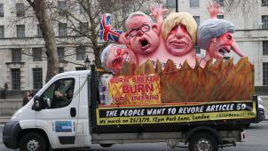 <p>Kampagne gegen den Brexit in der Londoner Innenstadt: Schon am Freitag in einer Woche wollte Großbritannien eigentlich aus der EU austreten. Jetzt bittet Premierministerin May um einen Aufschub.</p>