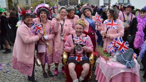 <p>Dem neuen Bürgermeister Erik Wiesemes ging es gleich an den Kragen.</p>