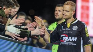 <p>Olivier Deschacht und Sporting Lokeren stehen vor dem Abstieg.</p>
