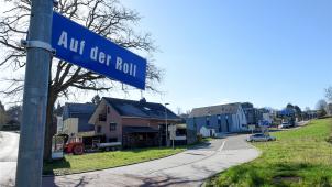 <p>Von Nispert aus kann man in den neuen Straßenzug Auf der Roll einbiegen.</p>