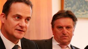 <p>DG-Ministerpräsident Oliver Paasch (links) mit Manfred „Manne“ Lucha, dem Minister für Soziales und Integration im deutschen Bundesland Baden-Württemberg.</p>
