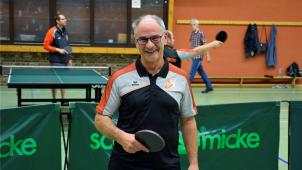 <p>Auch wenn er erst spät zum Tischtennis gefunden hat, mangelt es Ernst Breuer nicht an Ehrgeiz.</p>
