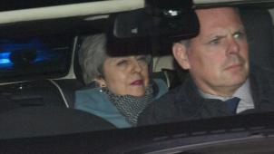 <p>Totales Brexit-Chaos in London: Die britische Premierministerin Theresa May will im Falle einer Zustimmung für das Brexit-Abkommen ihr Amt vorzeitig abgeben.</p>