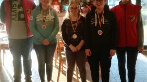 <p>Melissa Gehlen (Mitte) stellte einen neuen Verbandsrekord auf.</p>