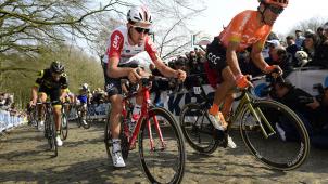 <p>Greg Van Avermaet (rechts), hier an der Seite von Tiesj Benoot, geht bei „Dwaars door Vlaanderen“ nicht an den Start.</p>