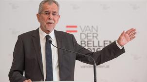 <p>Der damalige österreichische Präsidentschaftskandidat Alexander Van der Bellen spricht auf einer Pressekonferenz.</p>