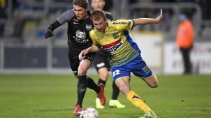 <p>Alessio Castro Montes im Duell mit Christian Brüls.</p>