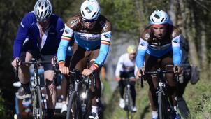 <p>Olivier Naesen (Mitte) bei einer Trainingsfahrt am Freitag: Dem AG2R-Profi wird zugetraut, am Sonntag ganz vorne zu landen, obwohl er unter der Woche mit einer Bronchitis zu kämpfen hatte.</p>