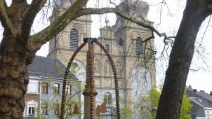 <p>So wie hier auf dem Marktplatz, wurden mehrere Brunnen in Eupen und Umgebung österlich geschmückt.</p>