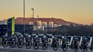 <p>Bis zu 140 solcher E-Bike-Ausleihstationen sind in Aachen geplant. Und grenzüberschreitend könnten weitere hinzukommen.</p>