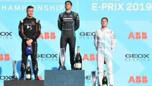 <p>Stoffel Vandoorne (rechts) erstmals auf dem Podium der Formel E.</p>