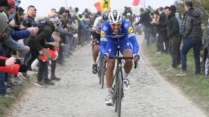 <p>54 Kilometer gingen über Kopfsteinpflaster. „Der Rücken schmerzt“, so Gilbert.</p>