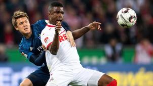 <p>Kölns Cordoba im Duell mit Gotoku Sakai.</p>