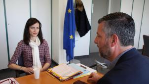 <p>Pascal Arimont im Gespräch mit Mariya Gabriel, EU-Kommissarin für Digitales.</p>