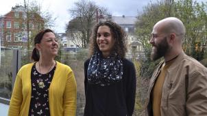 <p>Nicole Johanns und Sarah Raisin vom Verein zur „Förderung auf Vier Hufen“ sowie Sebi Hartel, der mit Schülern Aufenthalte in der Ardèche organisisert, sind in diesem Jahr vom Fonds Roger Bosten unterstützt worden (v.l).</p>